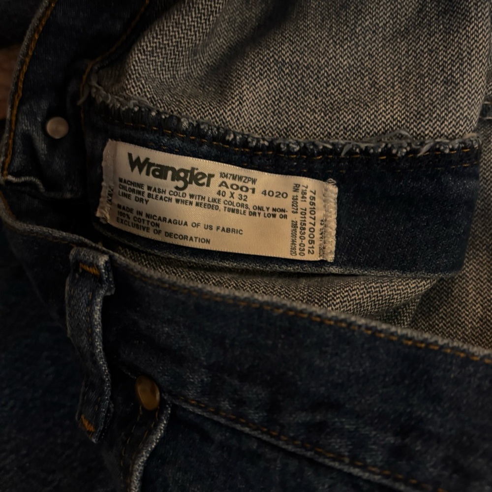 Wrangler Men's Dark Blue Straight Jeans - Picture 2 of 5